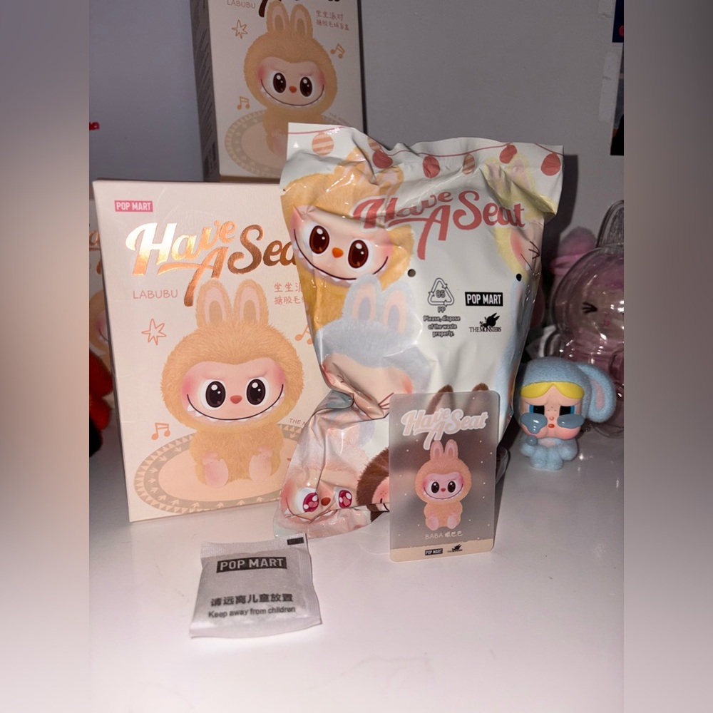 OPEN BOX labubu  Have A Seat